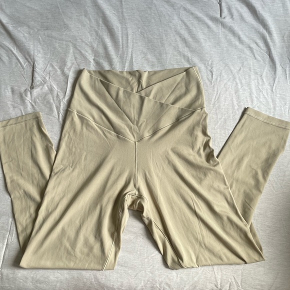 OFFLINE AERIE REAL ME HIGH CROSSOVER
LEGGING - Picture 1 of 9